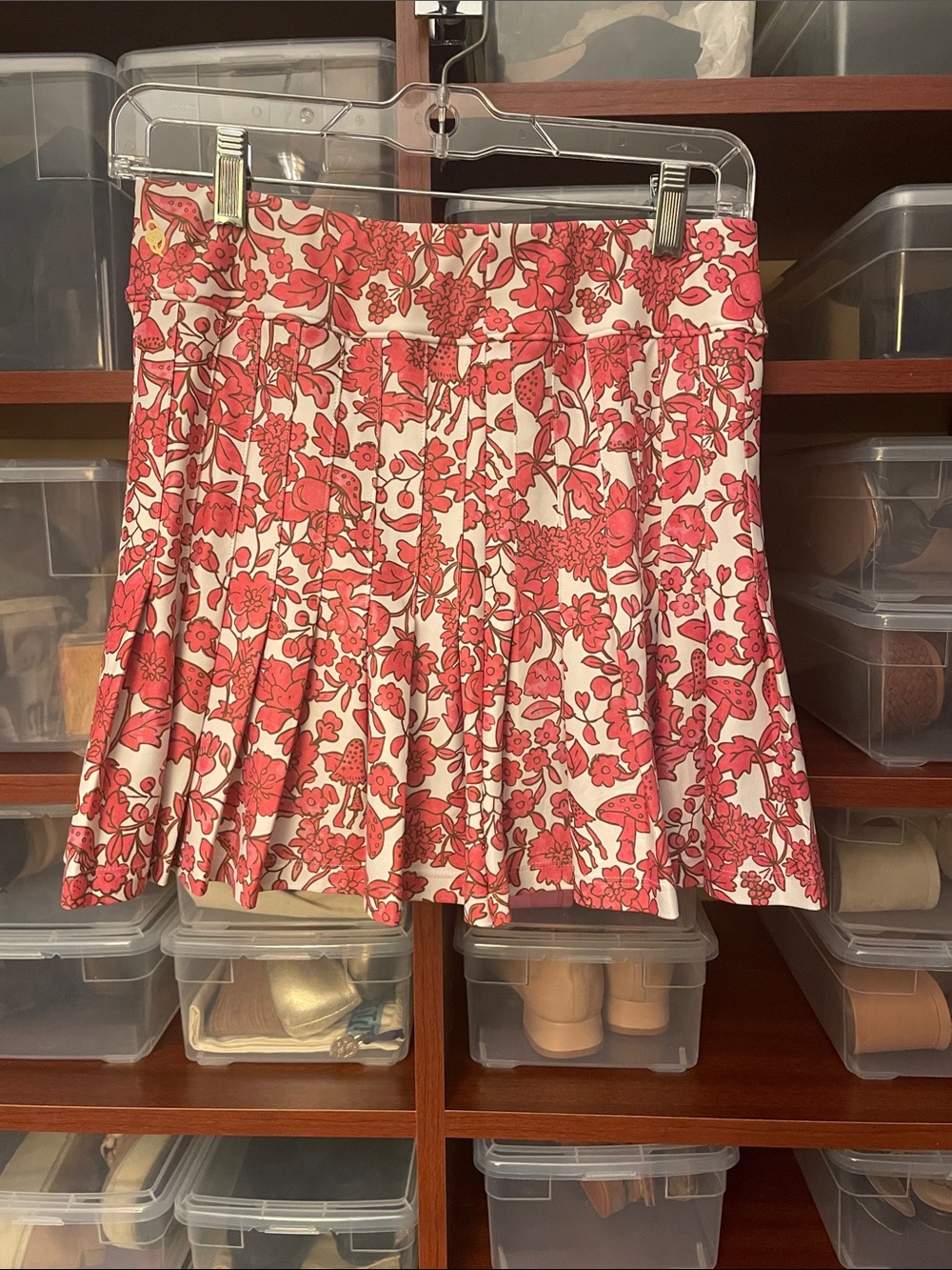 Pleated Floral Mini Skirt in Coral and White